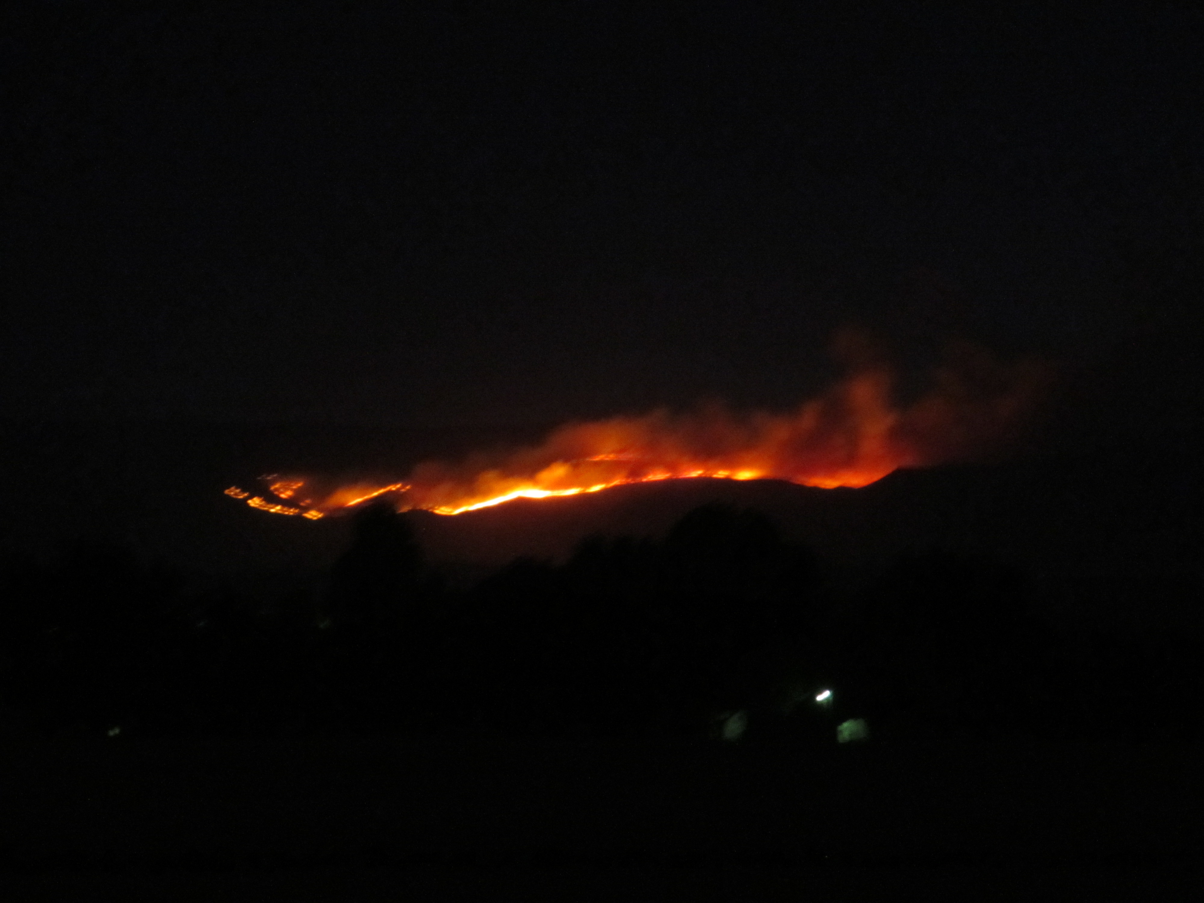 Eastern Oregon wildfires burn 40,000 acres